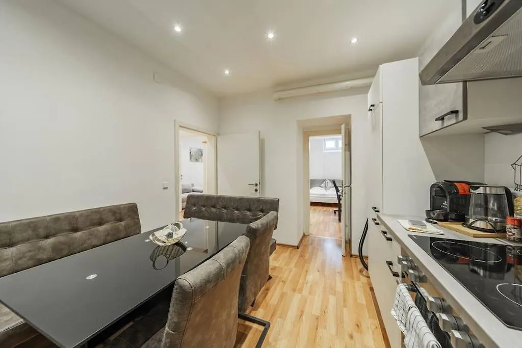 2 Bedroom Classy Apartment Near Belvedere Castle Wien